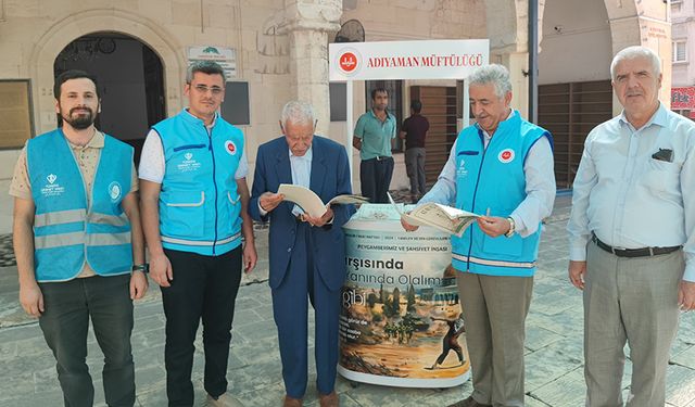 Müftülükten vatandaşlara 'Geçerken' hediye