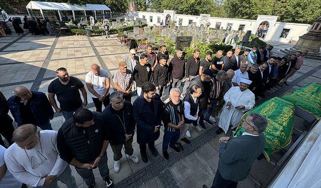 Almanya'daki yangında hayatını kaybeden Emine ve Umut Can Çoban'ın cenaze namazı kılındı