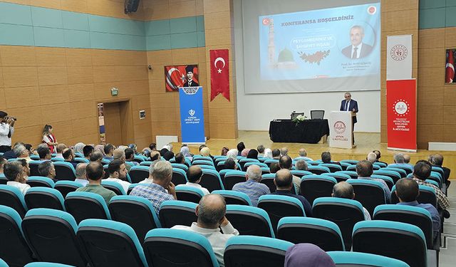 Artvin'de "Peygamberimiz ve Şahsiyet İnşası" konferansı