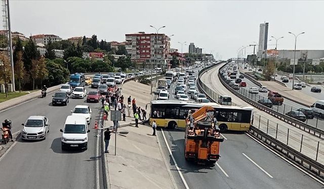 Avcılar'da İETT otobüsü kazası nedeniyle kapanan D-100 kara yolu trafiğe açıldı