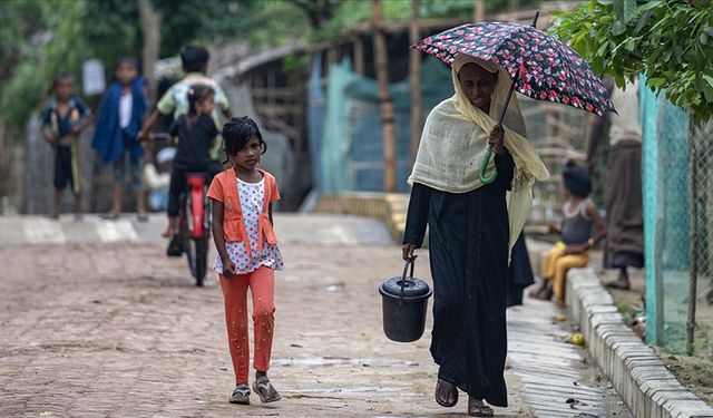 Bangladeş, yaklaşık 8 bin Arakanlı Müslümanın ülkeye girdiğini açıkladı