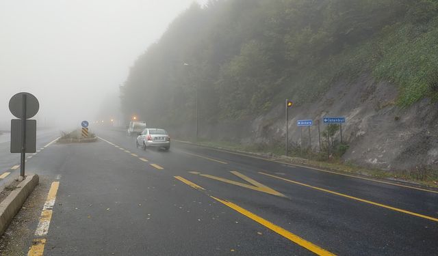 Bolu Dağı'nda sağanak ve sis görüş mesafesini düşürdü