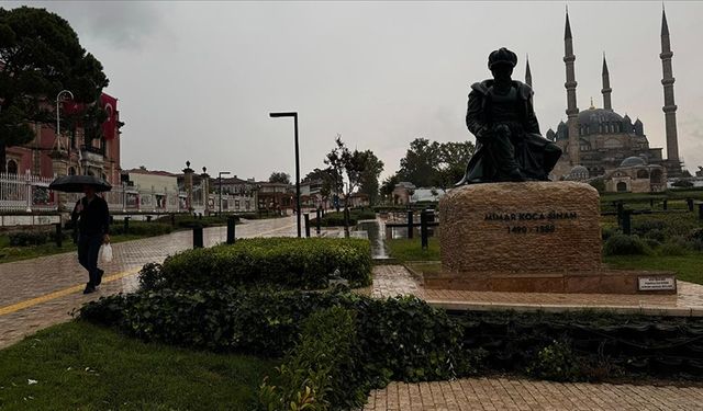 Edirne'de sağanak etkili oluyor