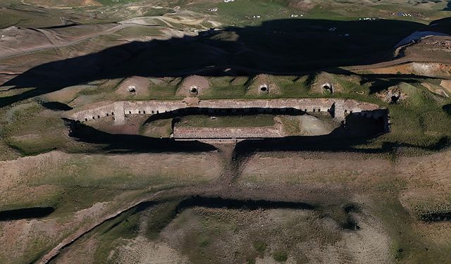 Erzurum'un tarihi Büyük Palandöken Tabyası bir asrı aşkındır ayakta duruyor