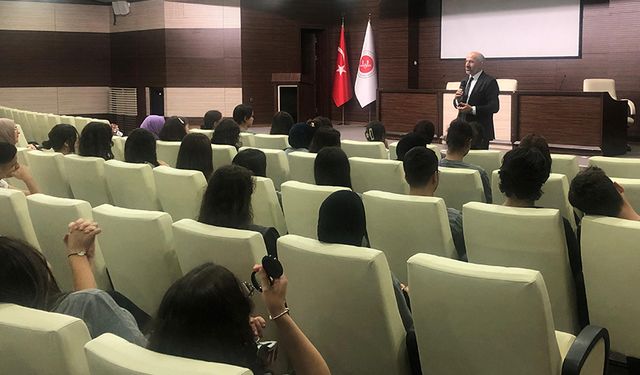 Liseli gençlerden Diyanet'e anlamlı ziyaret