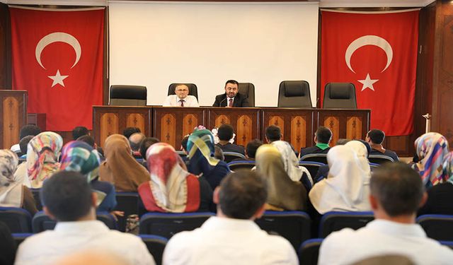 Ayvaz: Gençlerimizin manevi dünyalarına el uzatmalıyız