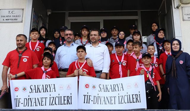 Diyanet'in izci gençleri Sakarya'dan kampa uğurlandı