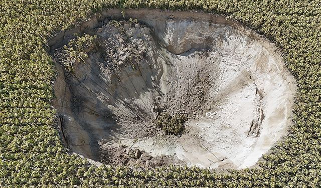 Konya'da 6 metre derinliğinde, 25 metre çapında yeni obruk oluştu