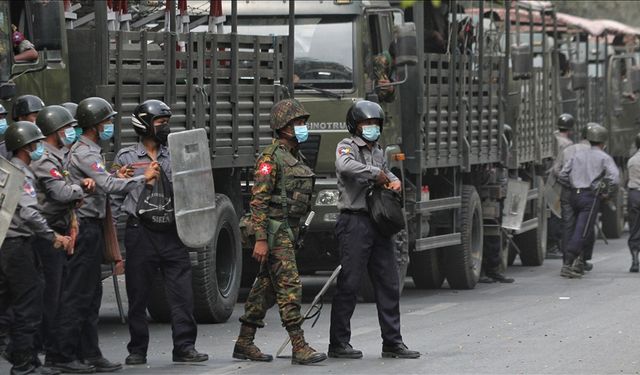 Myanmar ordusunun Arakan eyaletine düzenlediği hava saldırısında 14 sivilin öldüğü iddia edildi