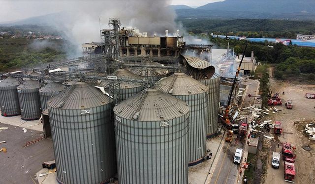 Sakarya'da makarna fabrikasında patlama meydana geldi