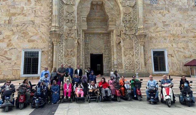 Engelli bireyler Sarayburnu Camii’nde buluştu