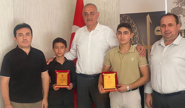 Türkiye'yi temsil eden hafızlar ödüllendirildi