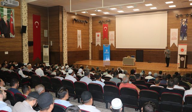 Şanlıurfa'da aile konferansı verildi