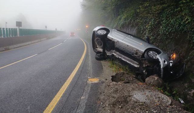 Bolu Dağı'nda devrilen otomobilin sürücüsü ağır yaralandı