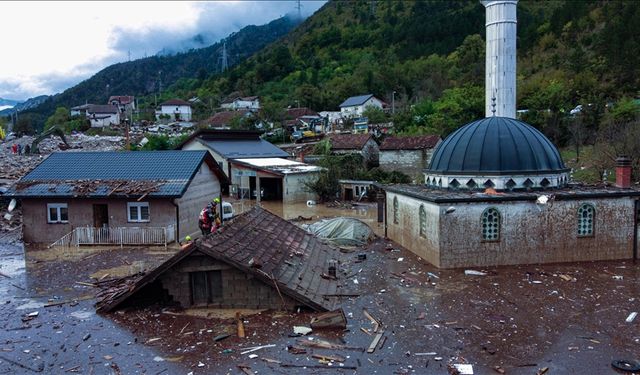 Bosna Hersek'te yaralar sarılıyor