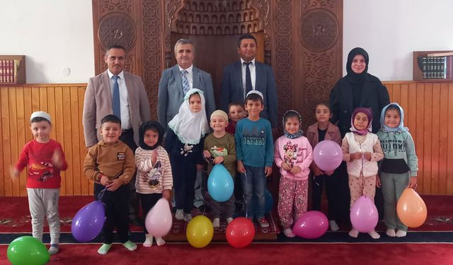Elmadağ'da çocuklar camide buluştu
