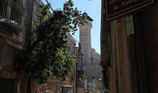 Katil İsrail askerleri, Harem-i İbrahim Camii'ni Müslümanlara kapattı