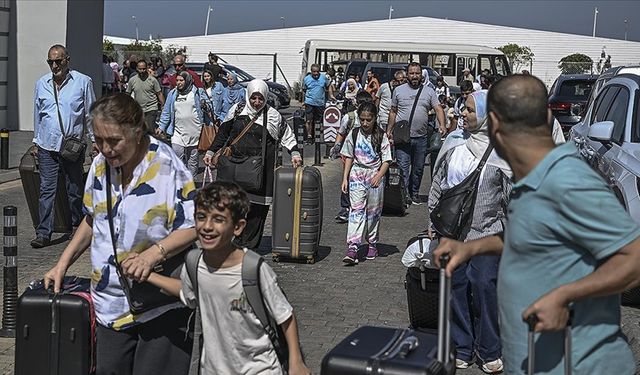 Türk vatandaşlarının Lübnan'dan deniz yoluyla tahliyesi başladı