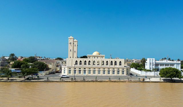 Senegal'deki UNESCO Dünya Mirası Listesindeki cami, dikkat çekiyor