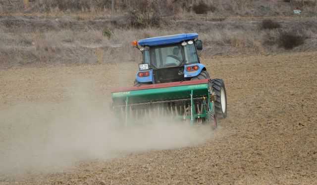 Trakya çiftçisinin gözü gökyüzünde, kulağı meteorolojik raporlarda