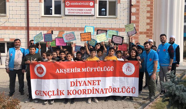 Akşehir'de gençlik camide buluştu