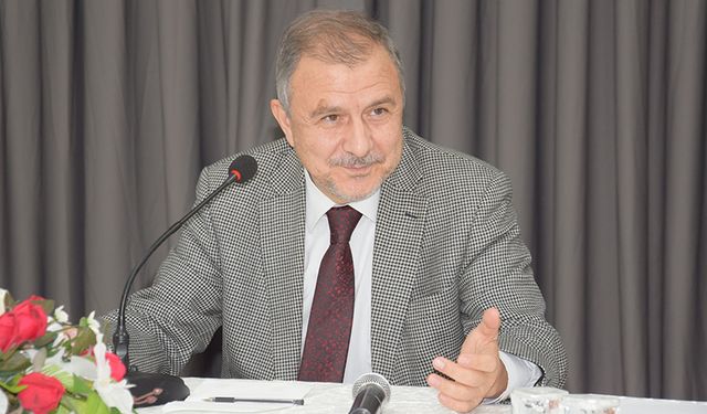 Dr. Ata: Talebeliği bitenin hocalığı biter