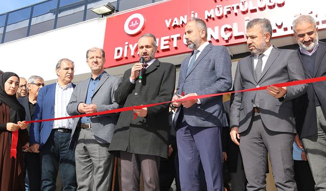 Van Yüzüncü Yıl Üniversitesi'nde Diyanet Gençlik Merkezi açıldı