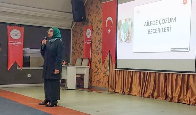 Düzce'de "Ailede Çözüm Becerileri" konferansı