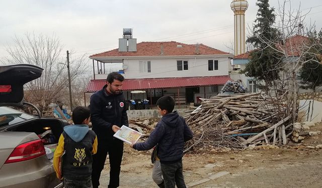 Diyanet yayınları, köydeki gençlere ulaştırıldı