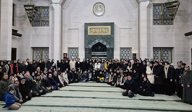 Pendik'te İmam Hatipli öğrenciler sabah namazında buluştu