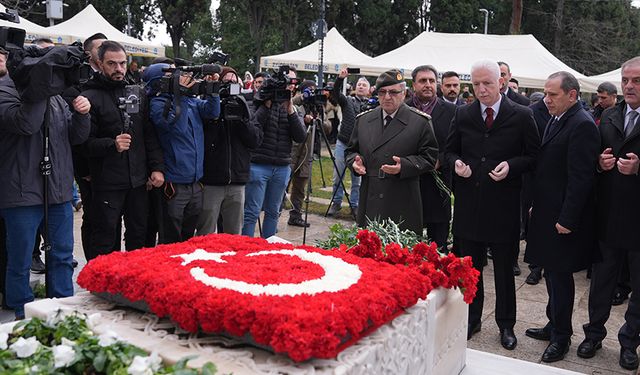 Milli şair Mehmet Akif kabri başında anıldı