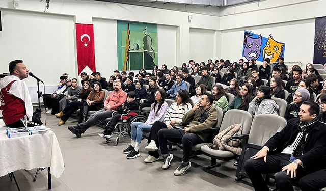 Milli Yüzücü Yurtkölesi Tekirdağlı gençlerle buluştu