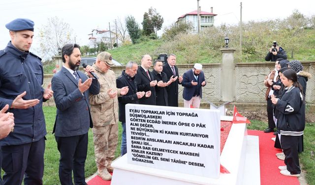 Şehit İsmail Ünal kabri başında dualarla anıldı