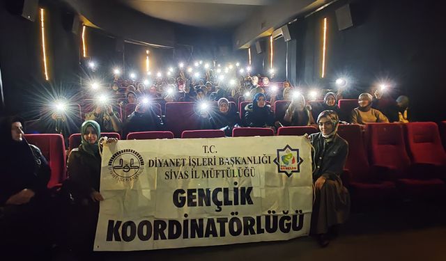 Sivas'ta gençler "Hep Otuz Üç Yaşında" filminde buluştu