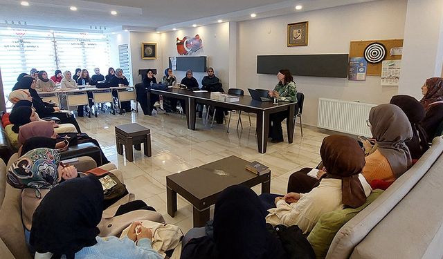 Tekirdağ'da "Bir Yolun İki Yolcusu Eğitim Seminerleri" sona erdi