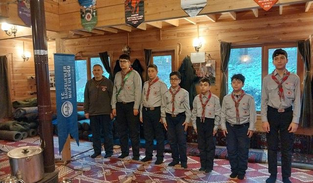 Bahçelievler'de izcilik kampı düzenlendi