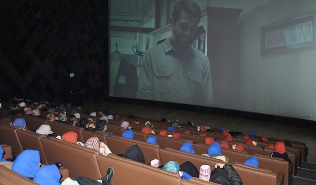 Balıkesir’de "Hep Otuz Üç Yaşında" belgeseline yoğun ilgi