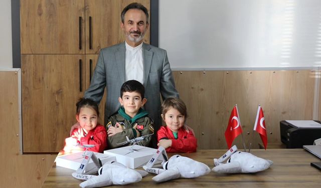 Bayraktar'dan 4-6 Yaş Kur’an Kursu öğrencilerine hediye