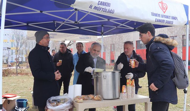 Çankırı'da sınav haftasındaki gençlere çeşitli ikramlar yapıldı
