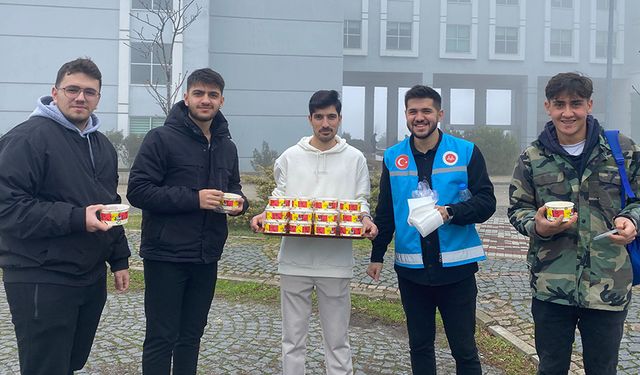 Canik'te sıcak ikramlarla gençlerin içi ısındı