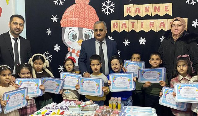 Iğdır'da minikler karne heyecanı yaşadı