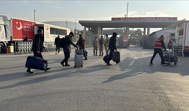 Suriyelilerin Hatay'daki sınır kapılarından ülkelerine dönüşü sürüyor