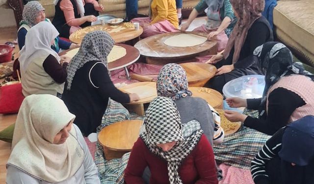 Bolvadin'de anneler yetimler için bir araya geldi