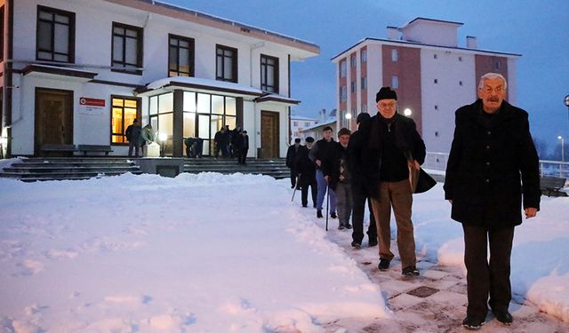 Sabah namazı sonrası "cuma çorbası"nda bir araya geliyorlar