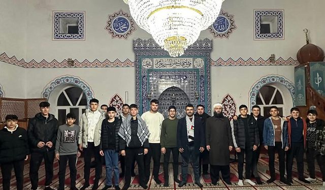 Gerger'de gençler dini bilgilerde yarıştı
