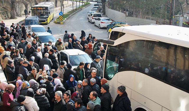 Karabük'te umreciler dualarla yola çıktı