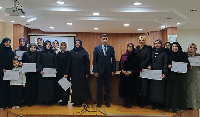 Yıldırım'da Kur'an kursu öğreticileri belge aldı