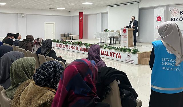 Müftülük, "Gençlik ve Kariyer Buluşması" düzenledi