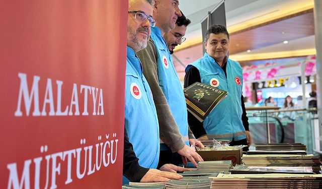 Müftülük, kurduğu stantla vatandaşları bilgilendirdi