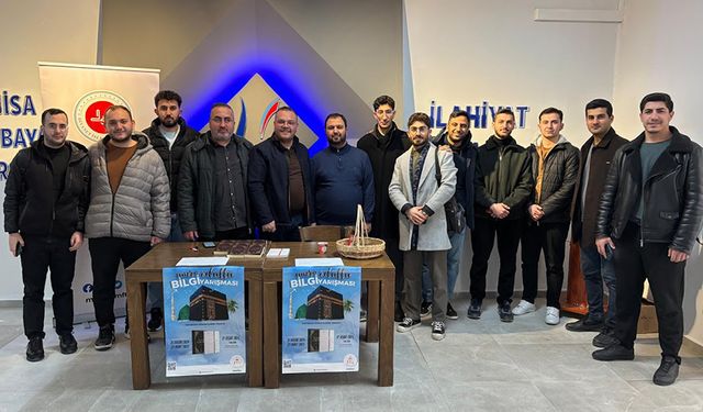 Manisa'da "Umre Ödüllü Gençlik Bilgi Yarışması" tanıtıldı